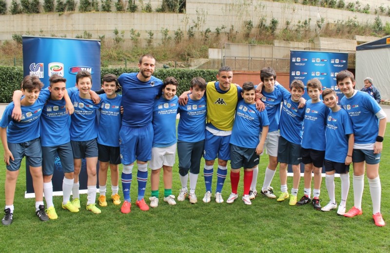 I ragazzi della Junior Tim Cup incontrano i campioni della Samp (FOTO PER GENTILE CONCESSIONE Centro Sportivo Italiano press juniortimcup)